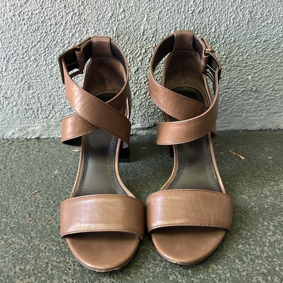 Tory Burch Delany Strappy Heels Open Toe Leather Sandals Block Heel Sz 7 - Picture 2 of 10